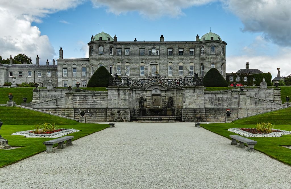 Take your mam to Powerscourt Gardens this Mother's Day 2024