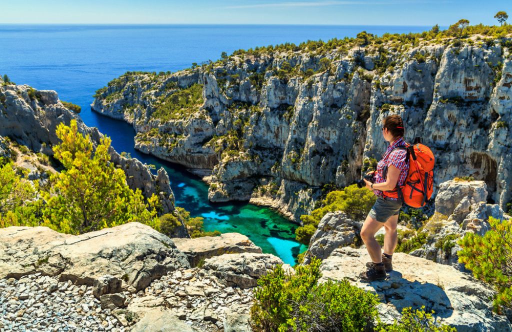 Randonner en avril en France au parc national des Calanques