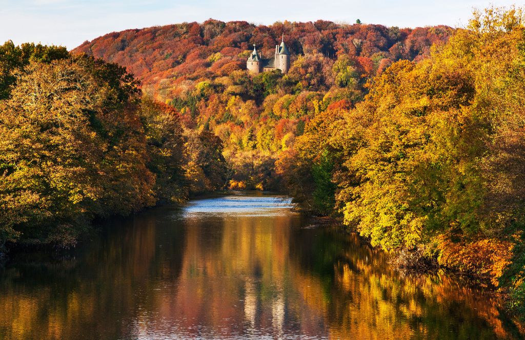 a beautiful scene of wales in autumn - one of the best uk destinations for autumn