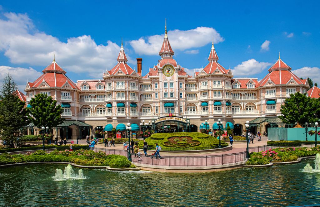 Un hôtel dans le parc d'attraction en Europe de Disneyland