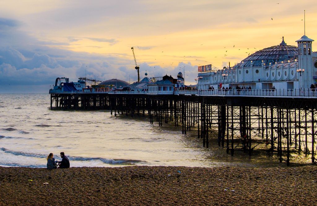a romantic tour in brighton is one of the best couples experience gifts