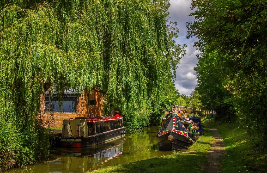 boats moored on an oxford canal