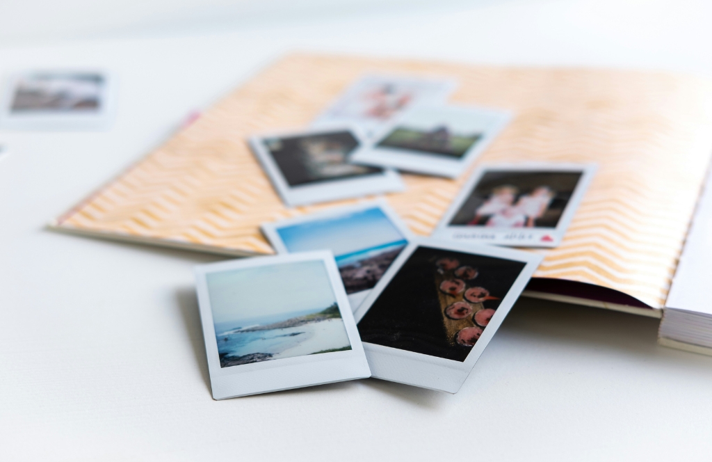 Polaroid Bilder in einem Album