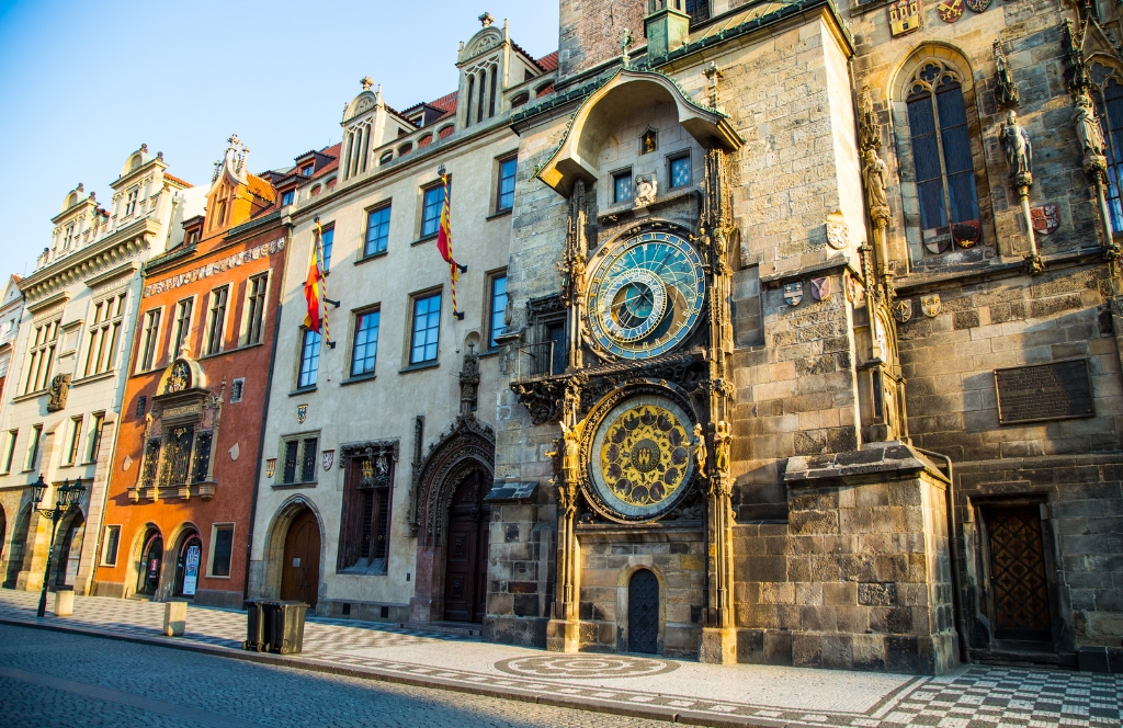 Uitzicht op het Astronomisch Uurwerk in Praag