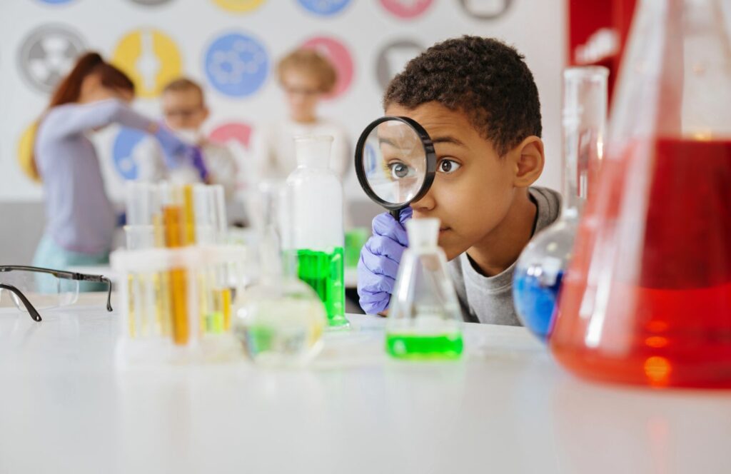 experience gifts for kids : science camp