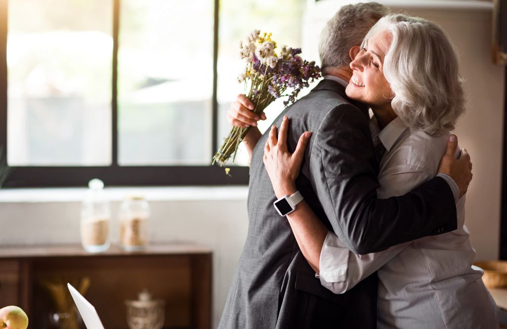 a man gives his wife the best 30th wedding anniversary gift