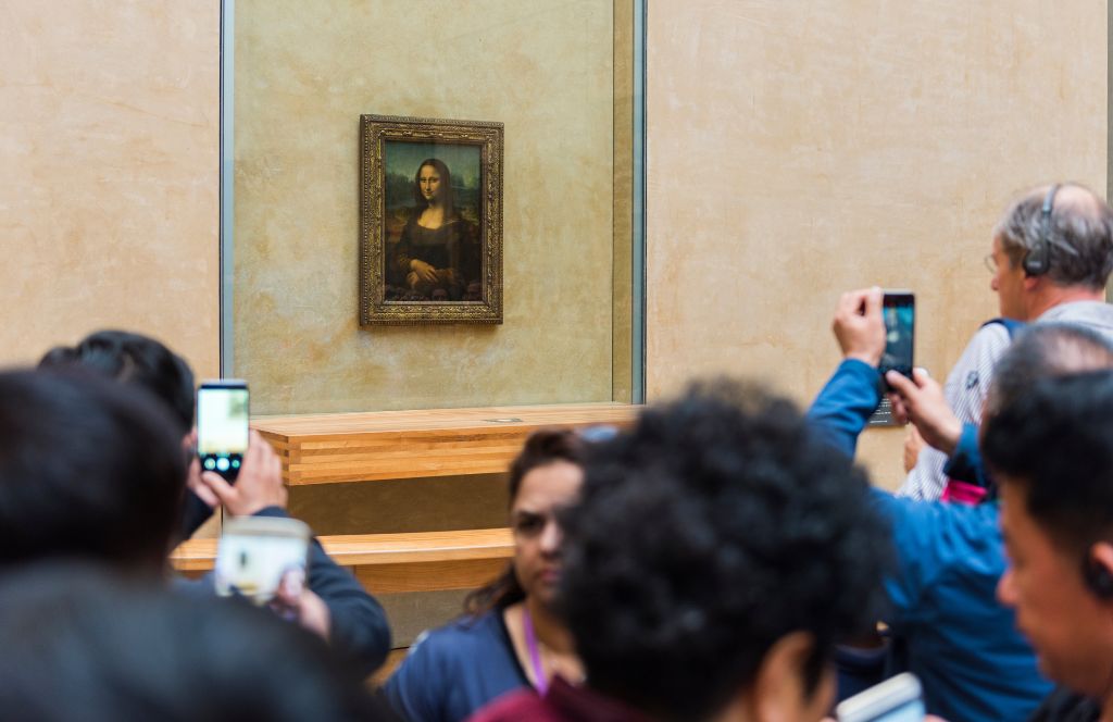 mona lisa at the louvre