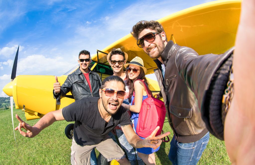 friends redeem their activity voucher on a fun paragliding experience