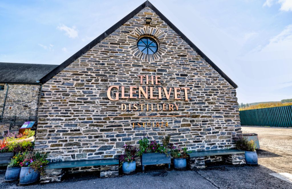 one of the best whisky tasting experiences is glenlivet